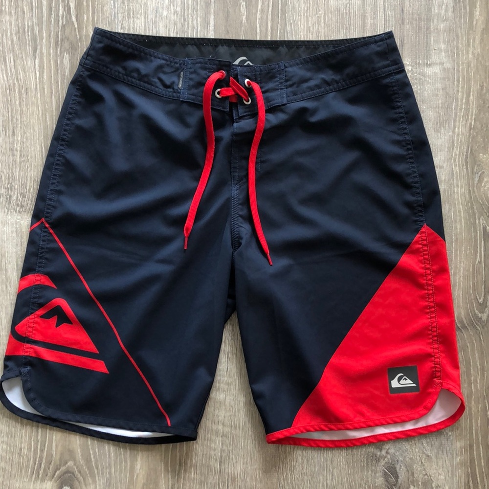 Quicksilver blue/red surf shorts waist 32